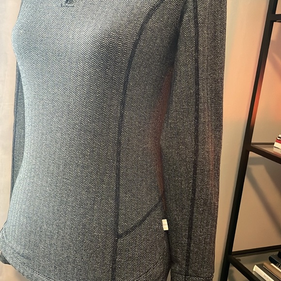 Mondetta herringbone performance/active top - Picture 3 of 6